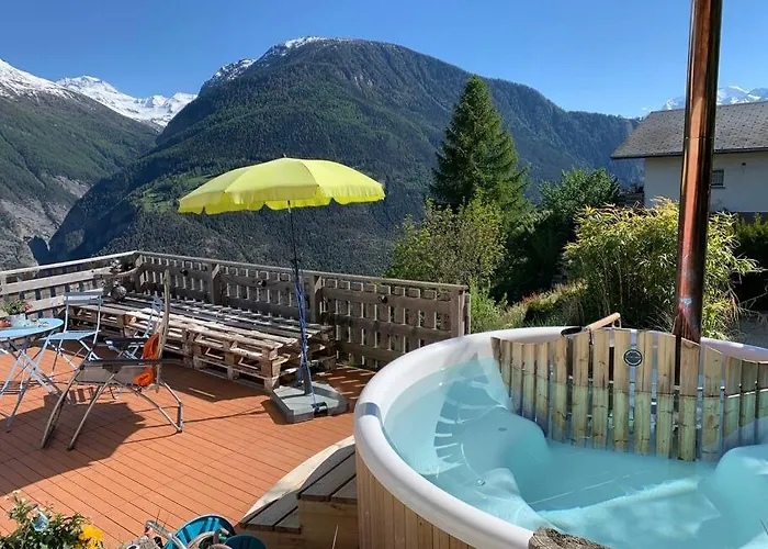 Stunning Panoramic Views! Hottube & Sauna Daire